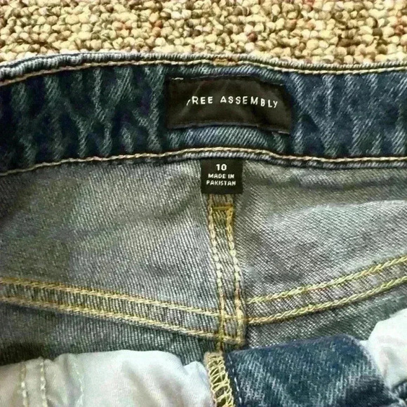 Free Assembly Jean Shorts - Picture 6 of 7